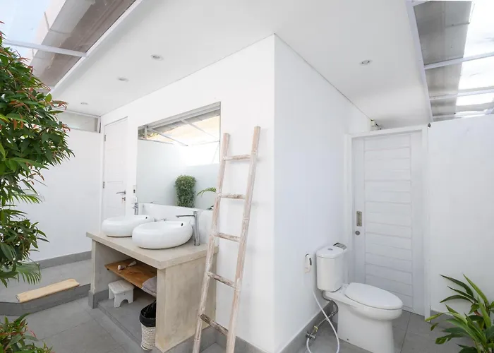 Villa Elsies - With Cook, Butler, Private Gym And Pool Table Canggu (Bali)