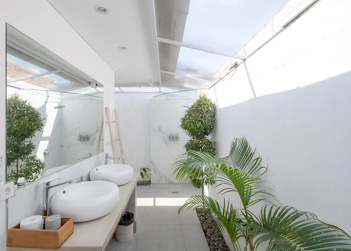 Villa Elsies - With Cook, Butler, Private Gym And Pool Table