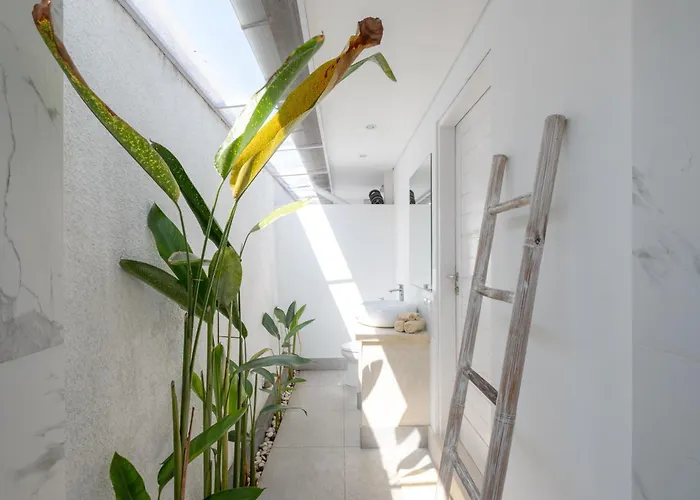 Villa Elsies - With Cook, Butler, Private Gym And Pool Table Canggu (Bali)