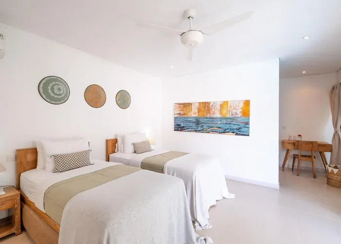 Elsies - With Cook, Butler, Private Gym And Pool Table Canggu (Bali)
