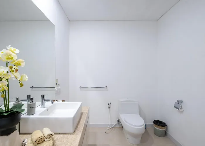 Elsies - With Cook, Butler, Private Gym And Pool Table * Canggu (Bali)