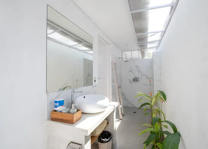 Elsies - With Cook, Butler, Private Gym And Pool Table Villa *