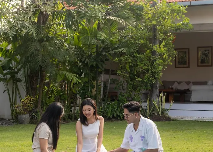 Elsies - With Cook, Butler, Private Gym And Pool Table Canggu (Bali)