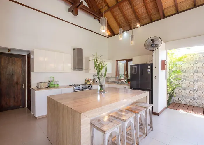 Villa Elsies - With Cook, Butler, Private Gym And Pool Table Canggu (Bali)